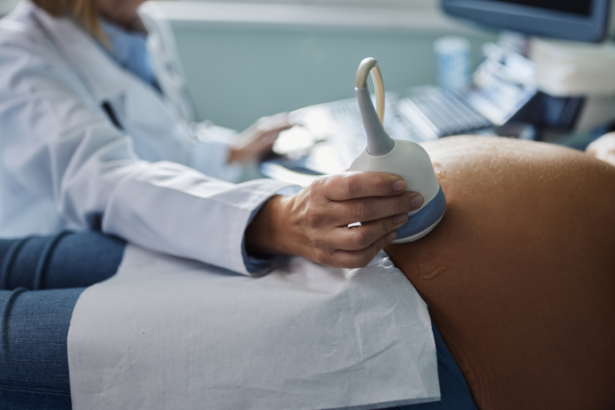 Dra. Thaline Neves revela como a realidade virtual na ultrassonografia está a revolucionar o ensino médico e o acompanhamento do pré-natal.