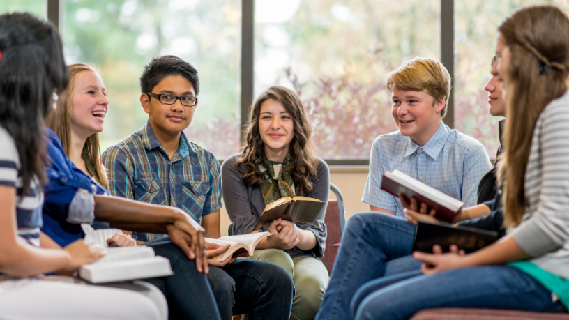 Descubra como a missão cristã se adapta e impacta o ambiente universitário atual, apresentado por Jose Eduardo De Oliveira e Silva.