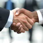 Alexandre Costa Pedrosa revela como a psicologia das vendas explica o que realmente convence as pessoas.