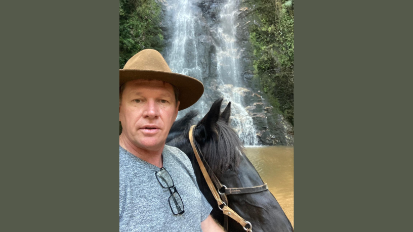 Criação responsável desde o nascimento: saiba como cuidar de éguas e potros no primeiro mês de vida, com Altevir Seidel.