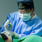 Milton Seigi Hayashi orienta escolhas seguras na cirurgia plástica.