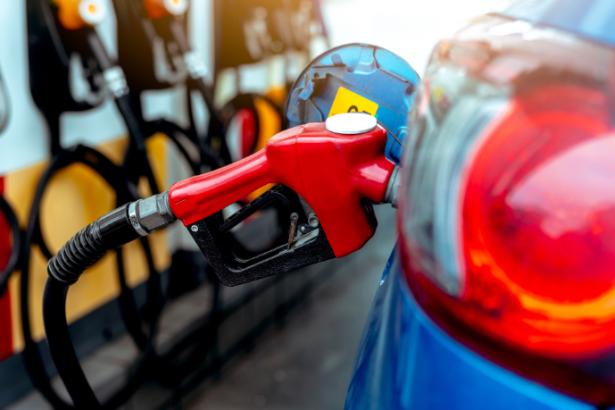 Gasolina mais cara e inflação: como a guerra pressiona o bolso do brasileiro em 2026