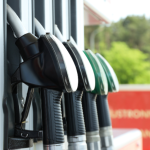 Projeto que criminaliza aumento abusivo de combustível reacende debate sobre preços e regulação no Brasil