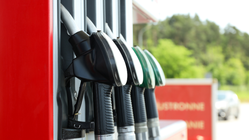 Projeto que criminaliza aumento abusivo de combustível reacende debate sobre preços e regulação no Brasil