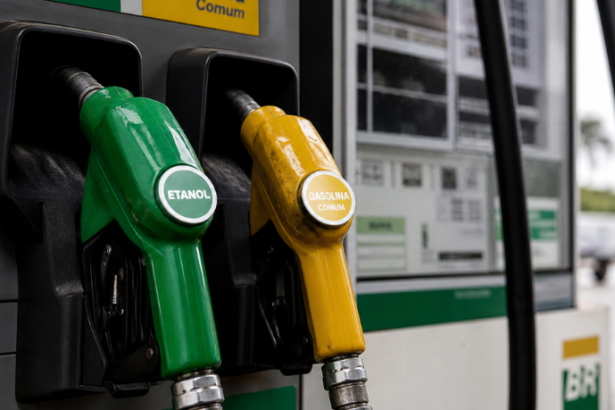Aumento temporário do etanol na gasolina: impactos econômicos, ambientais e no bolso do consumidor